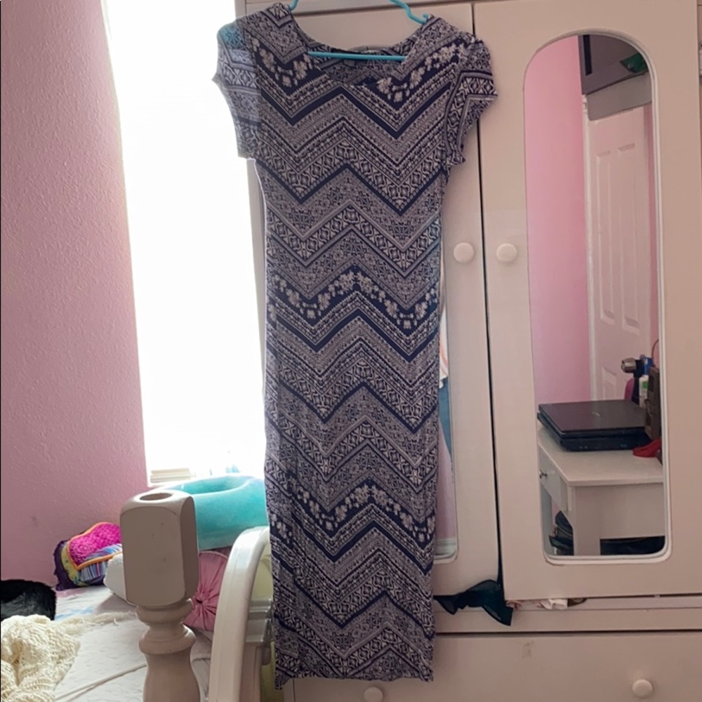 A long/ navy blue dress!